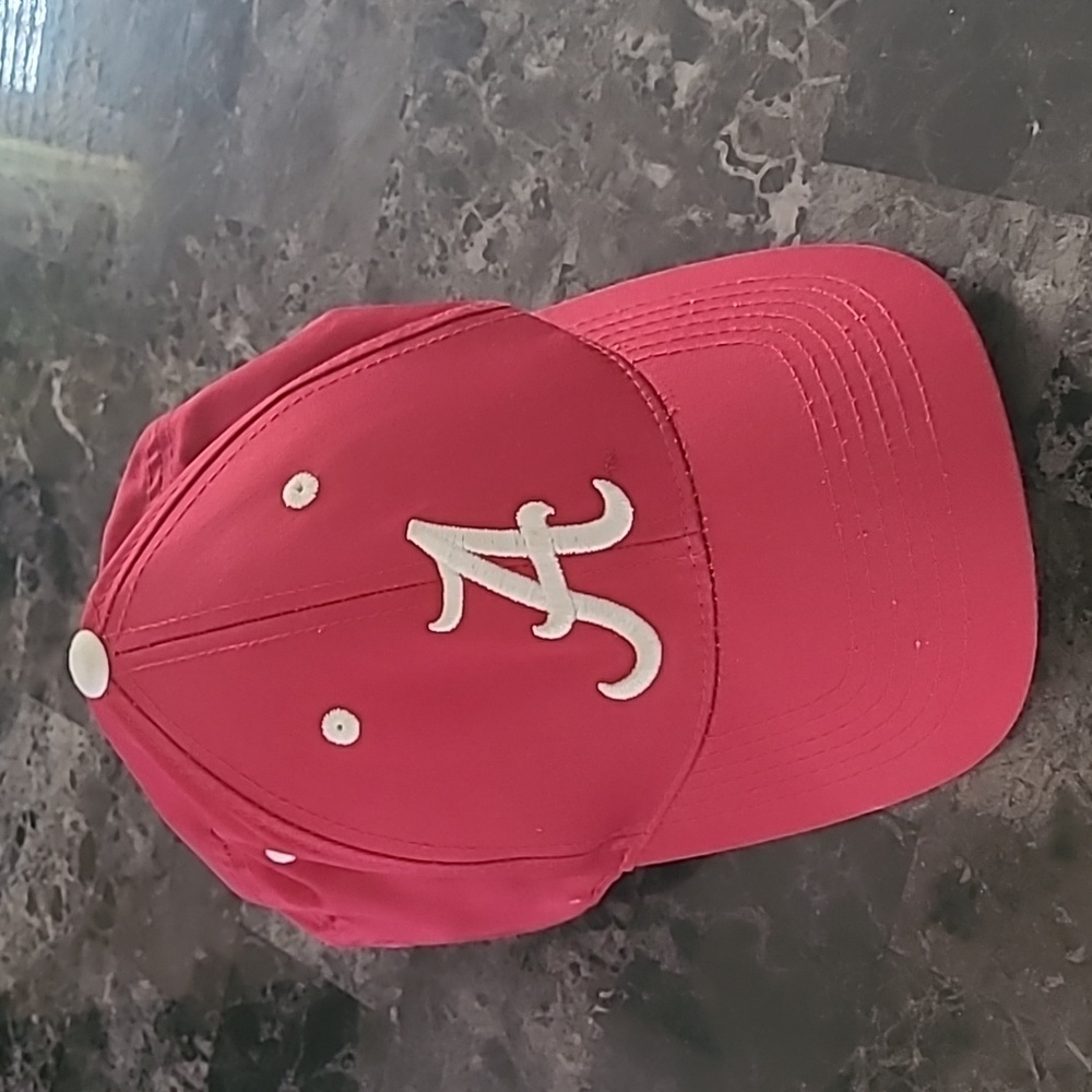 Captivating HeadGear Alabama Crimson tide hat college baseball cap